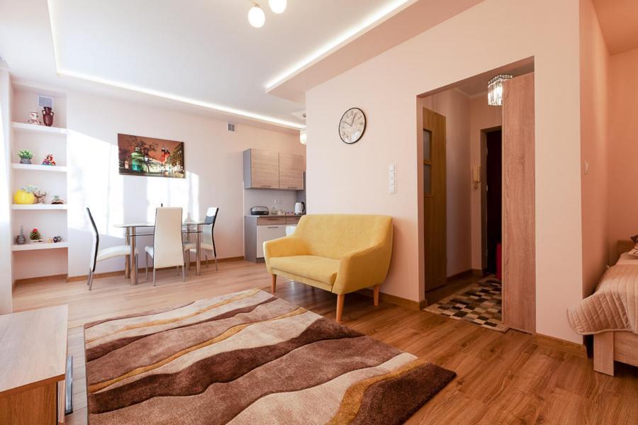 Piast Apartament Krasków Εξωτερικό φωτογραφία